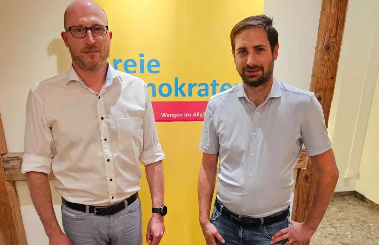 Sebastian Scherer (li.), Vorsitzender der FDP Württembergisches Allgäu und Stephan Bulmer als Stellvertreter.